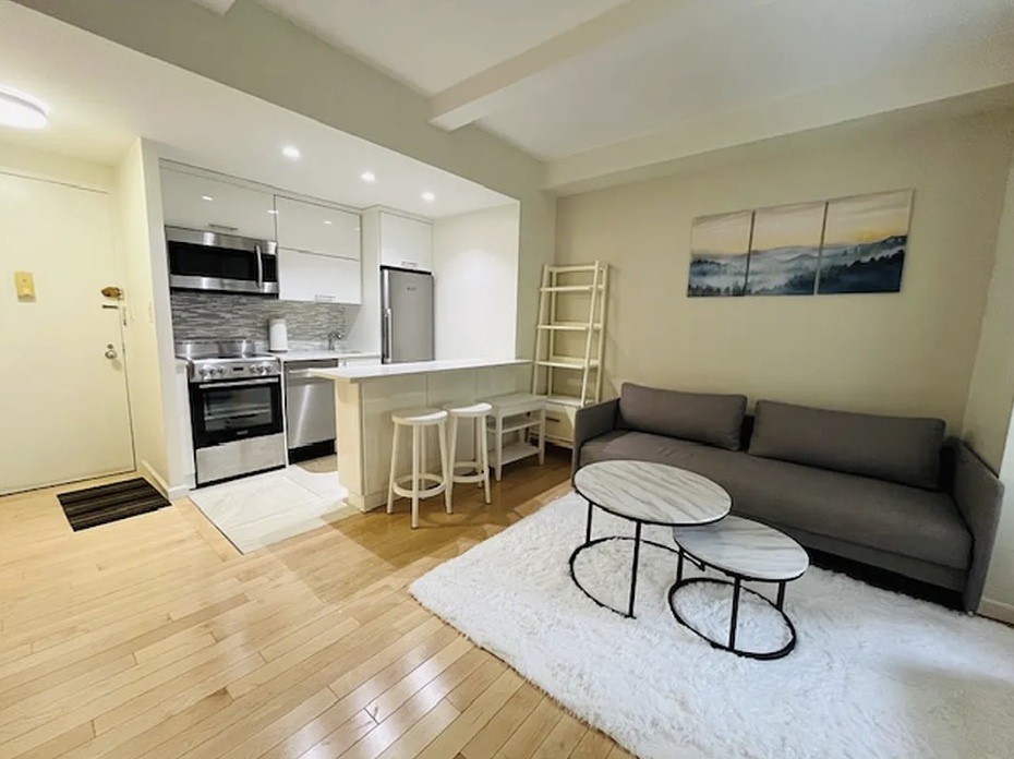 Fully furnished one-bedroom condo in the heart of Midtown Manhattan.