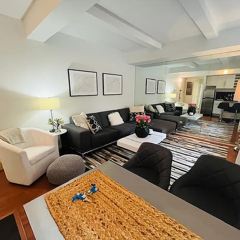 FULLY RENOVATED VERY BRIGHT ONE BR FULL SERVICE — photo 2