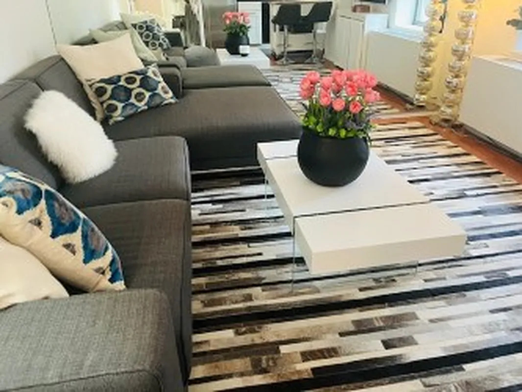 FULLY RENOVATED VERY BRIGHT ONE BR FULL SERVICE