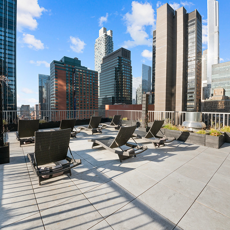 STUNNING DUPLEX PH 2 BR 2 BA WITH A TERRACE