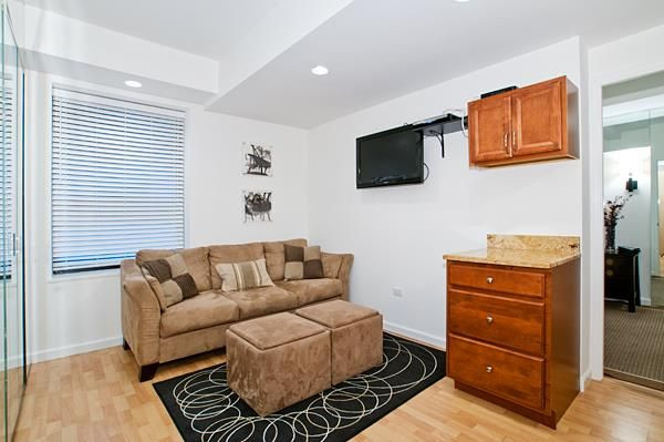 Amazing converted fully furnished one bedroom. renovated — photo 3